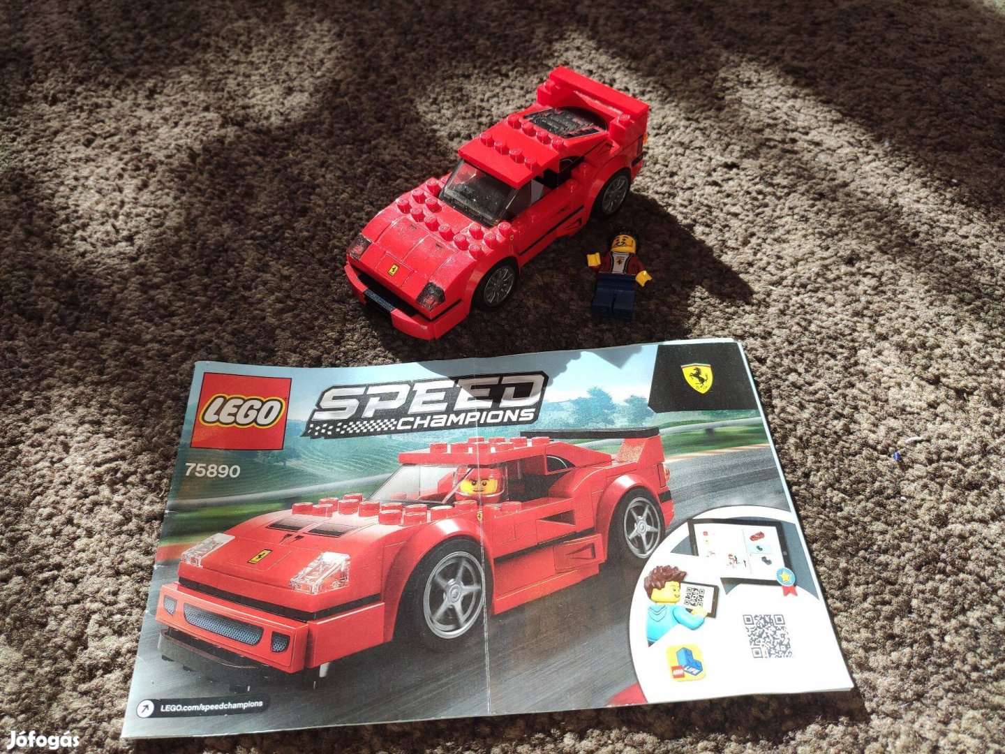 LEGO 75890 Speed Champions - Ferrari F40 Competizione leírással eltéré