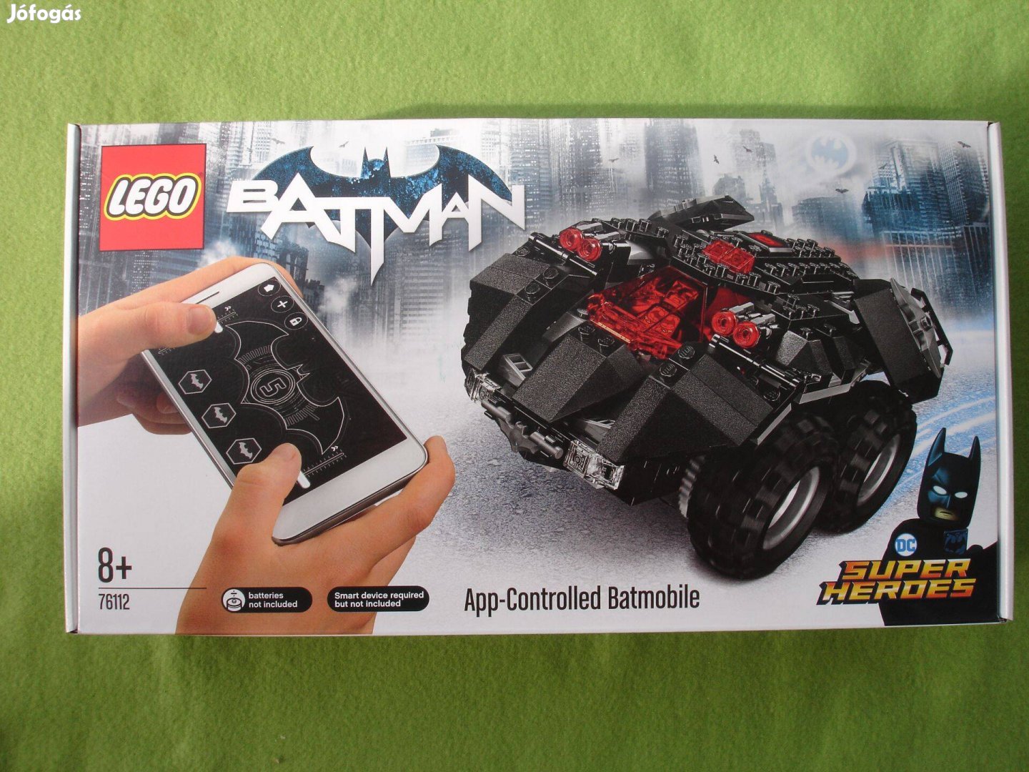 LEGO 76112 DC Comics Super Heroes Applikációval irányítható Batmobil
