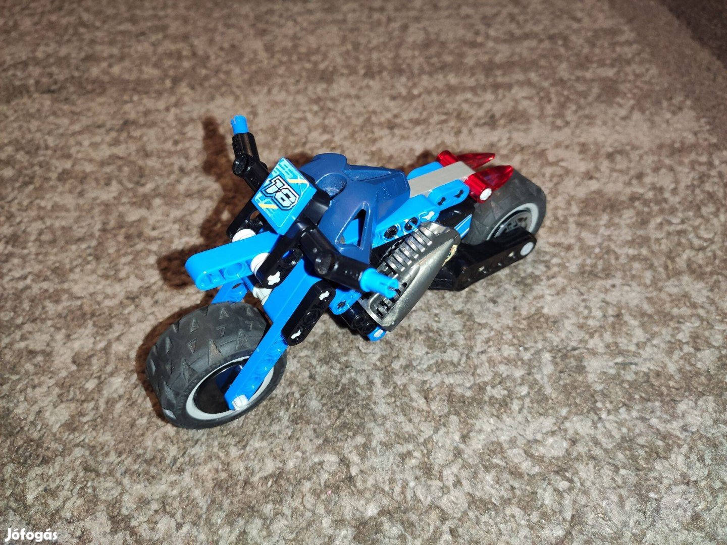 LEGO 8370 Racers - Nitro stunt bike nincs leírás 2500