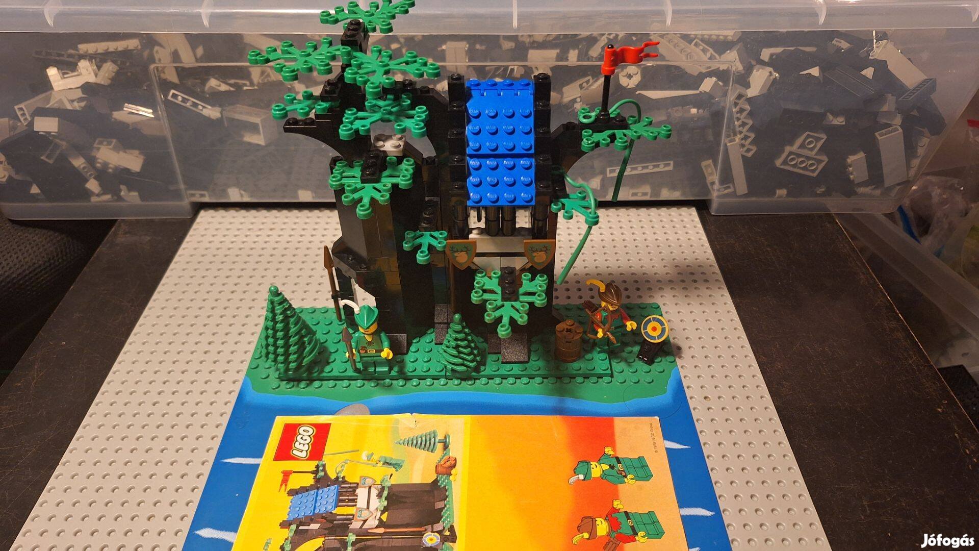 LEGO Castle 6054 forestmen hideout