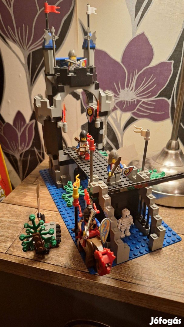 LEGO Castle 6078 royal drawbridge