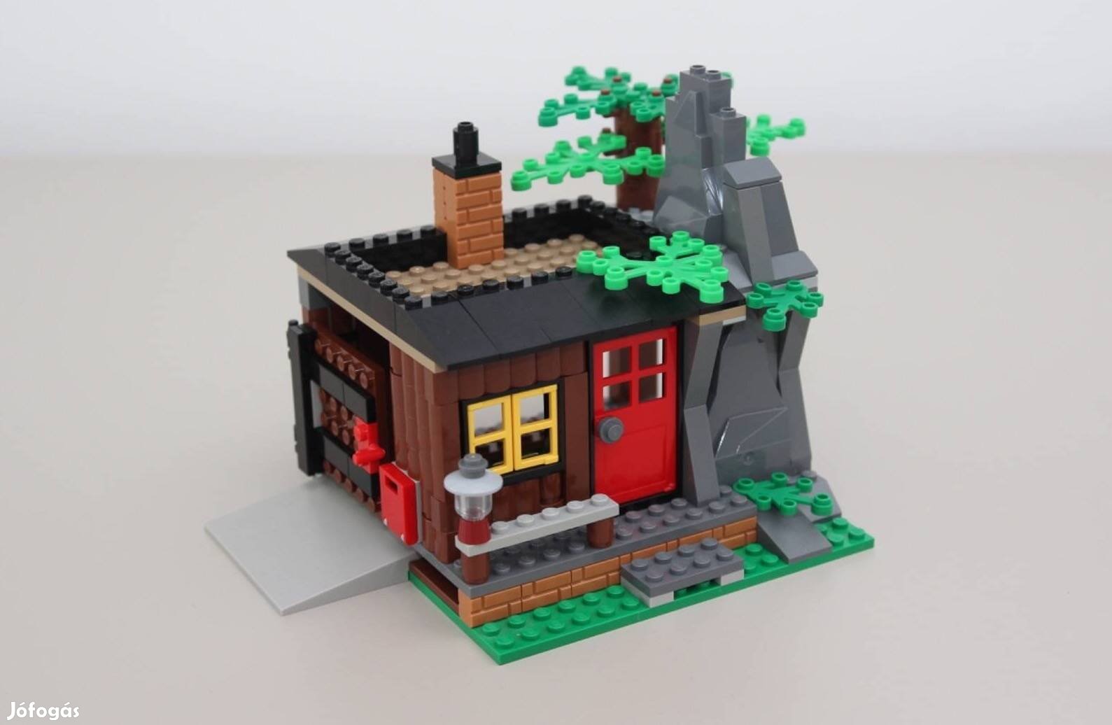 LEGO City 4438, A bűnöző búvóhelye - Teljes