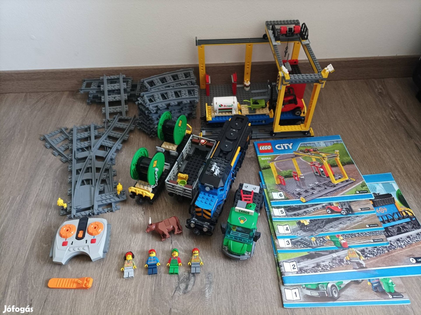 LEGO City 60052 tehervonat 