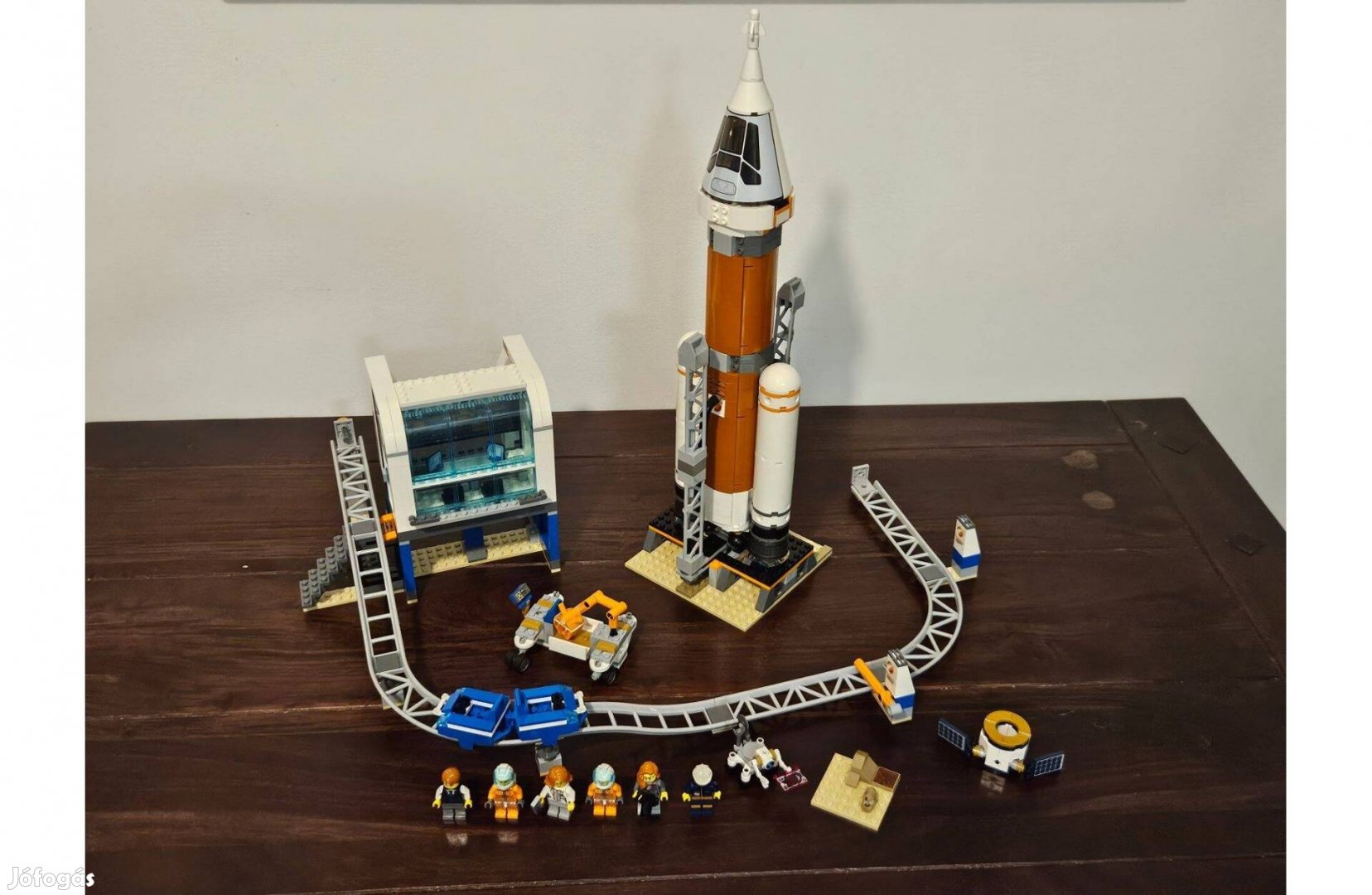 LEGO City - 60228 - Deep Space Rocket and Launch Control
