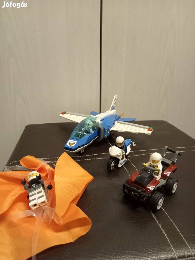LEGO City - Légi rendőrségi ejtőernyős letartóztatás (60208)
