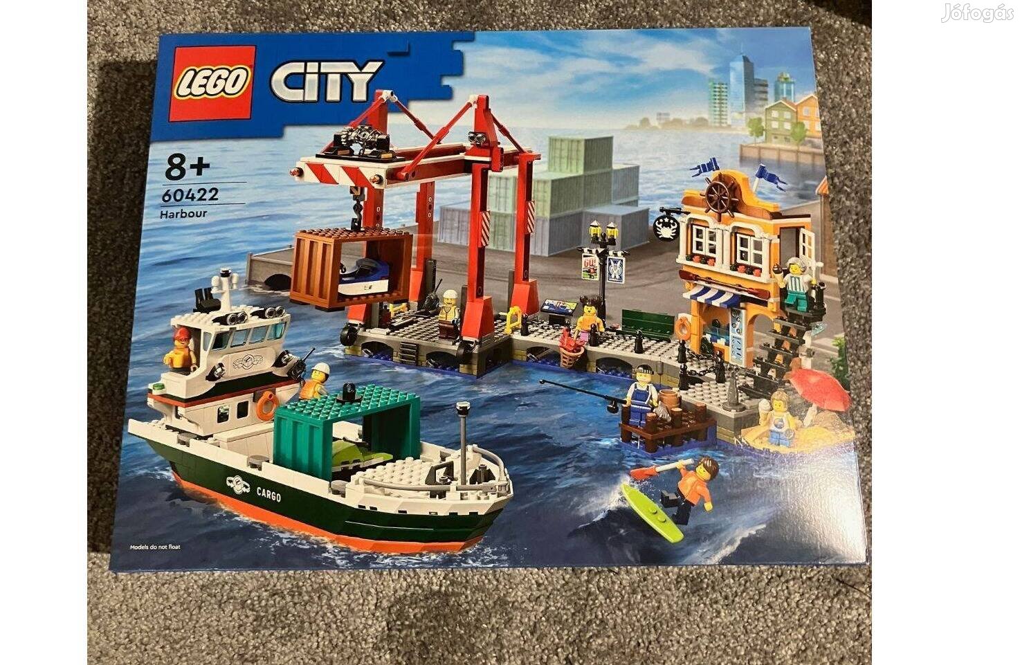 LEGO City - Tengerparti kikötő teherszállító hajóval 60422