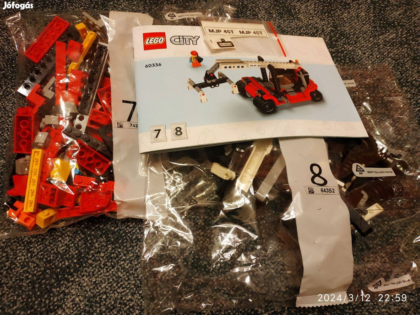 LEGO City targonca, konténeremelő 60336 tehervonat készletből
