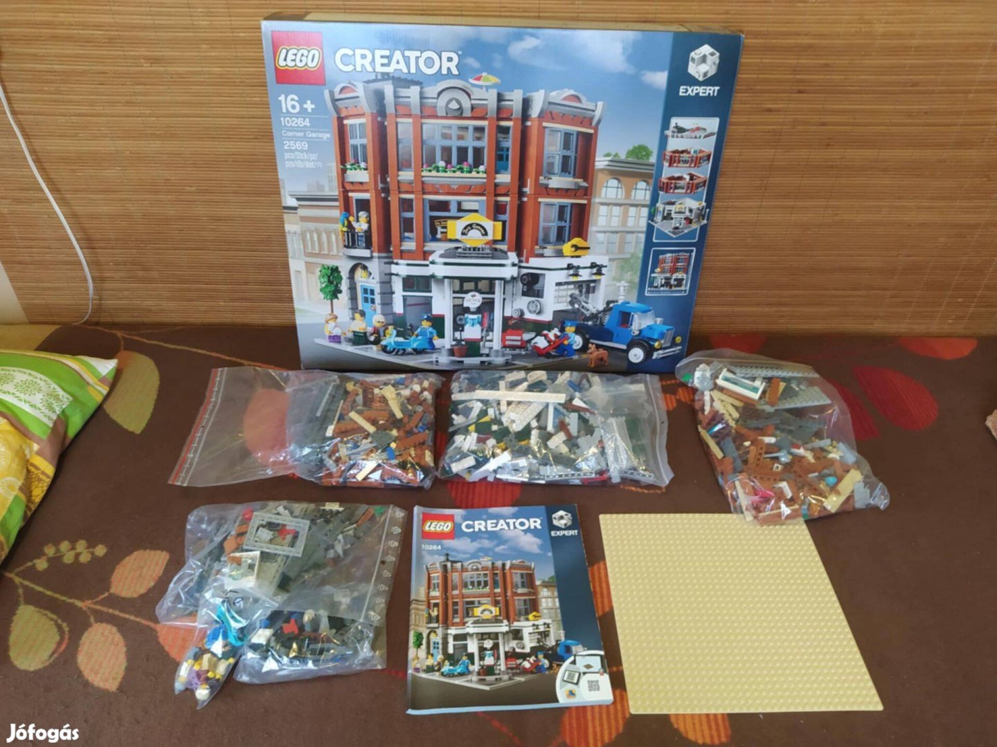 LEGO Creator Expert 10264 Corner Garage