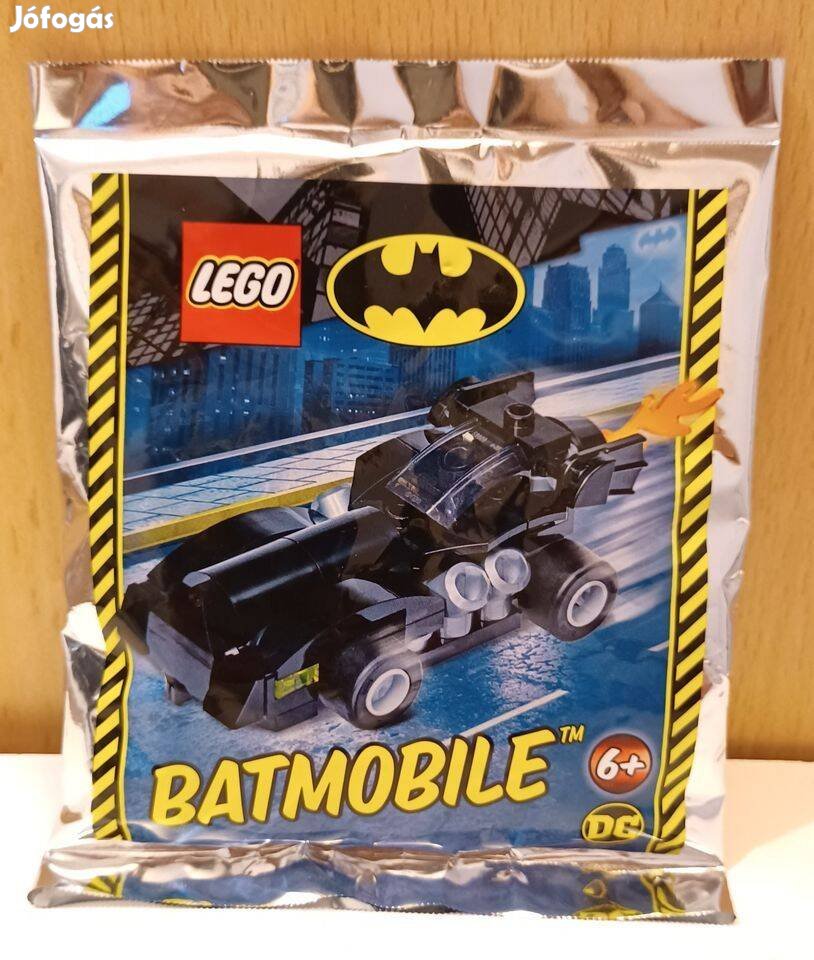 LEGO DC Super Heroes 212223 Batmobile