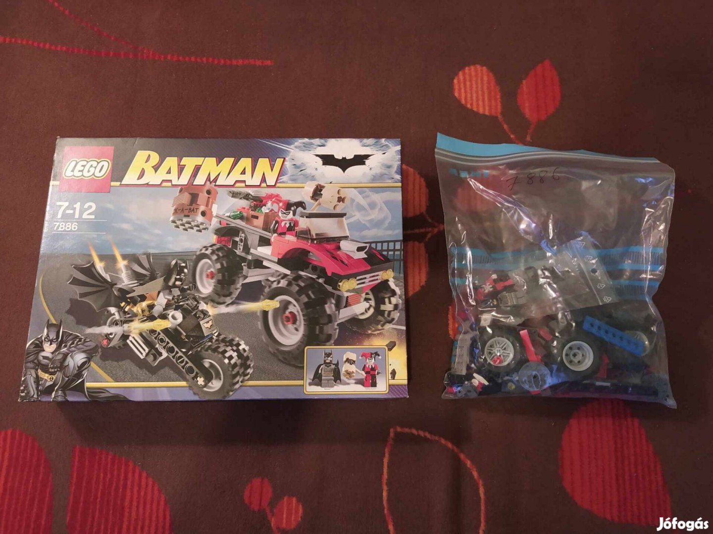 LEGO DC Super Heroes 7886 The Batcycle: Harley Quinn's Hammer Truck