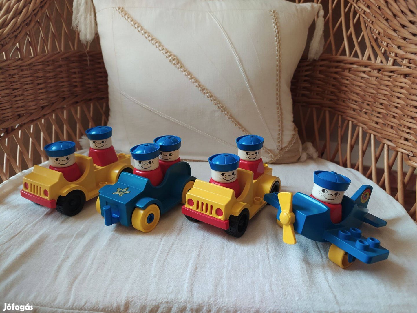 LEGO Duplo repcsi és kisautók retro