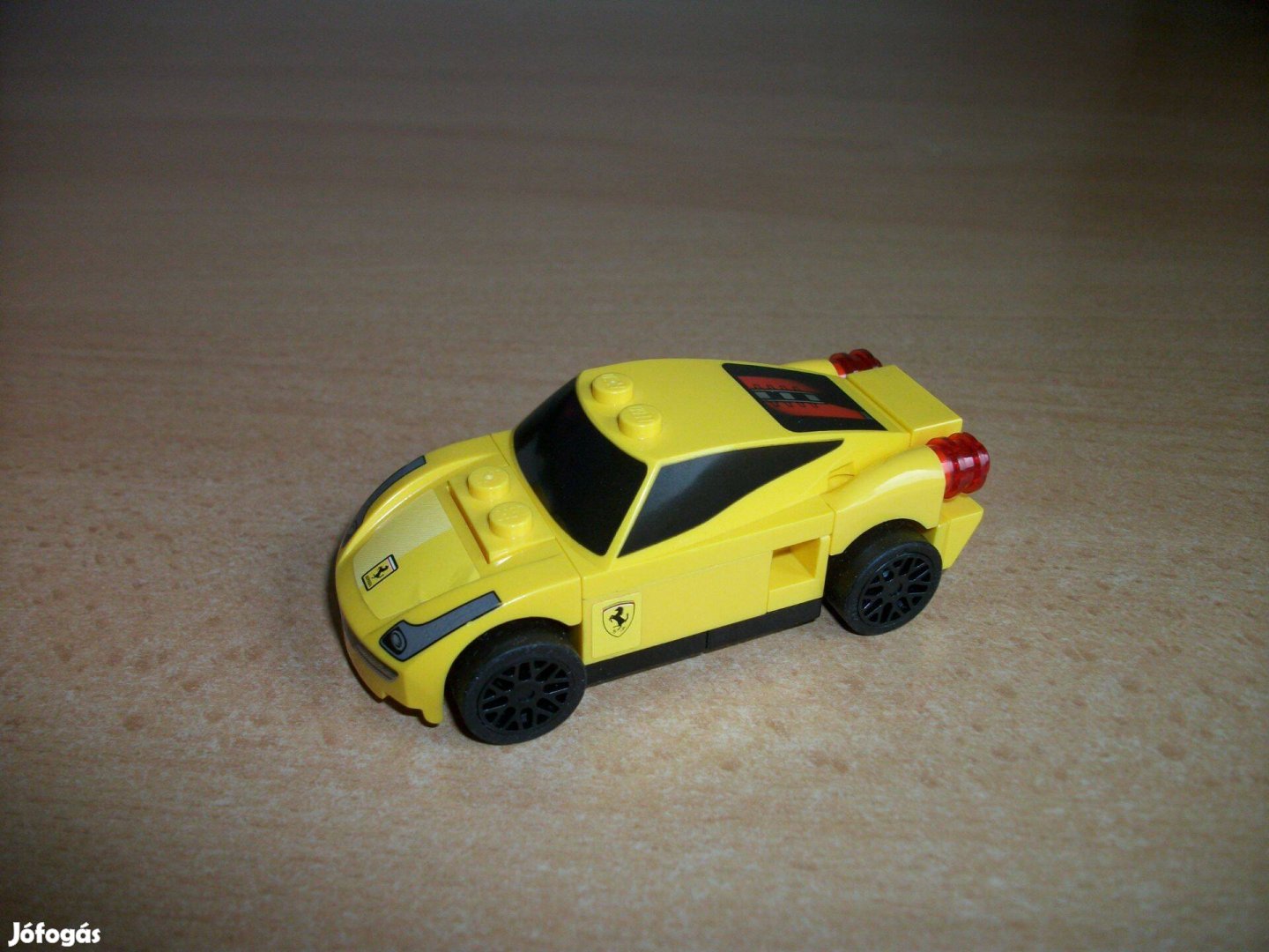 LEGO Ferrari versenyautó