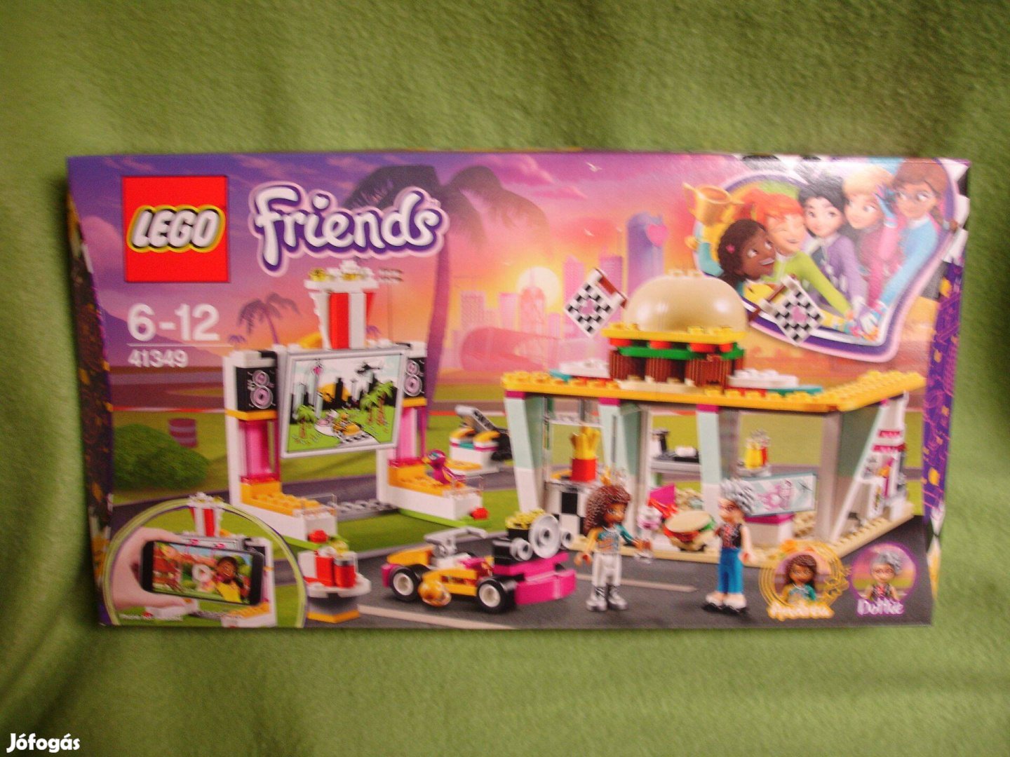 LEGO Friends 41349 Heartlake autósmozi és gyorsétterem Bontatlan