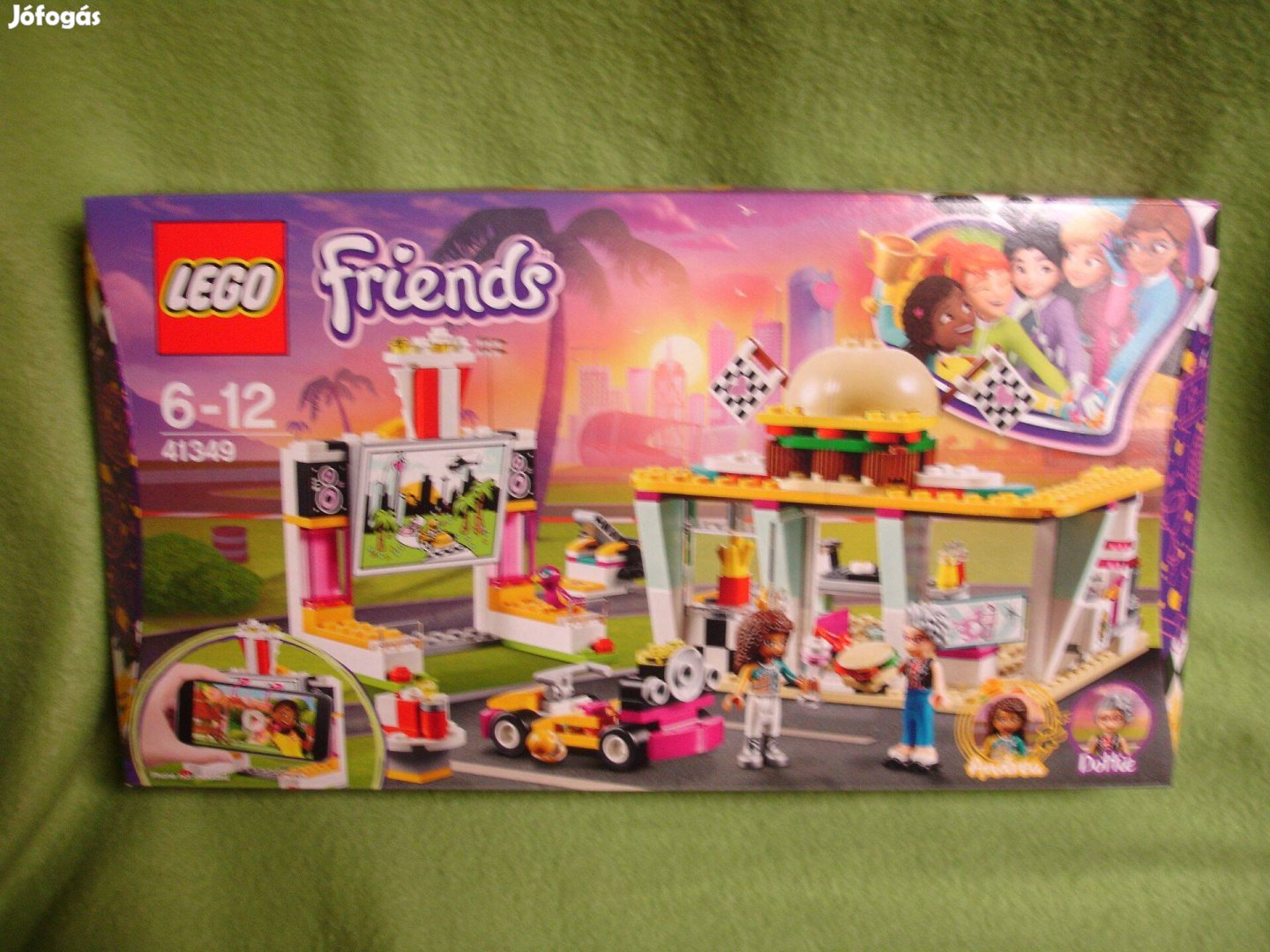 LEGO Friends 41349 Heartlake autósmozi és gyorsétterem Bontatlan