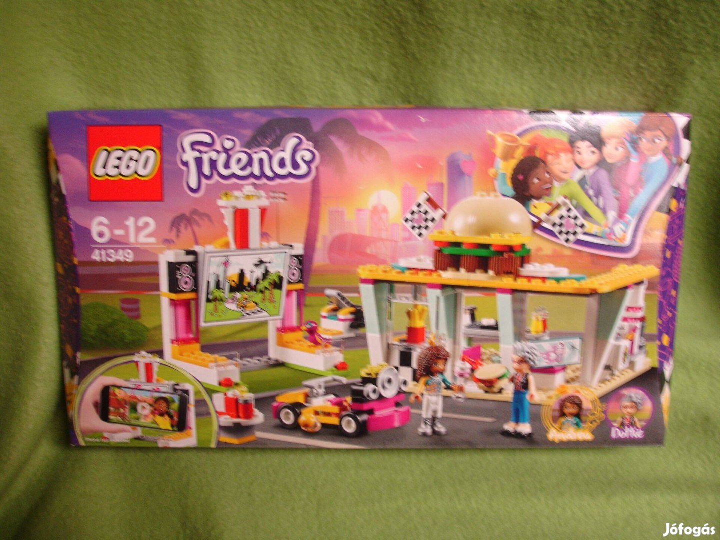 LEGO Friends 41349 Heartlake autósmozi és gyorsétterem Bontatlan