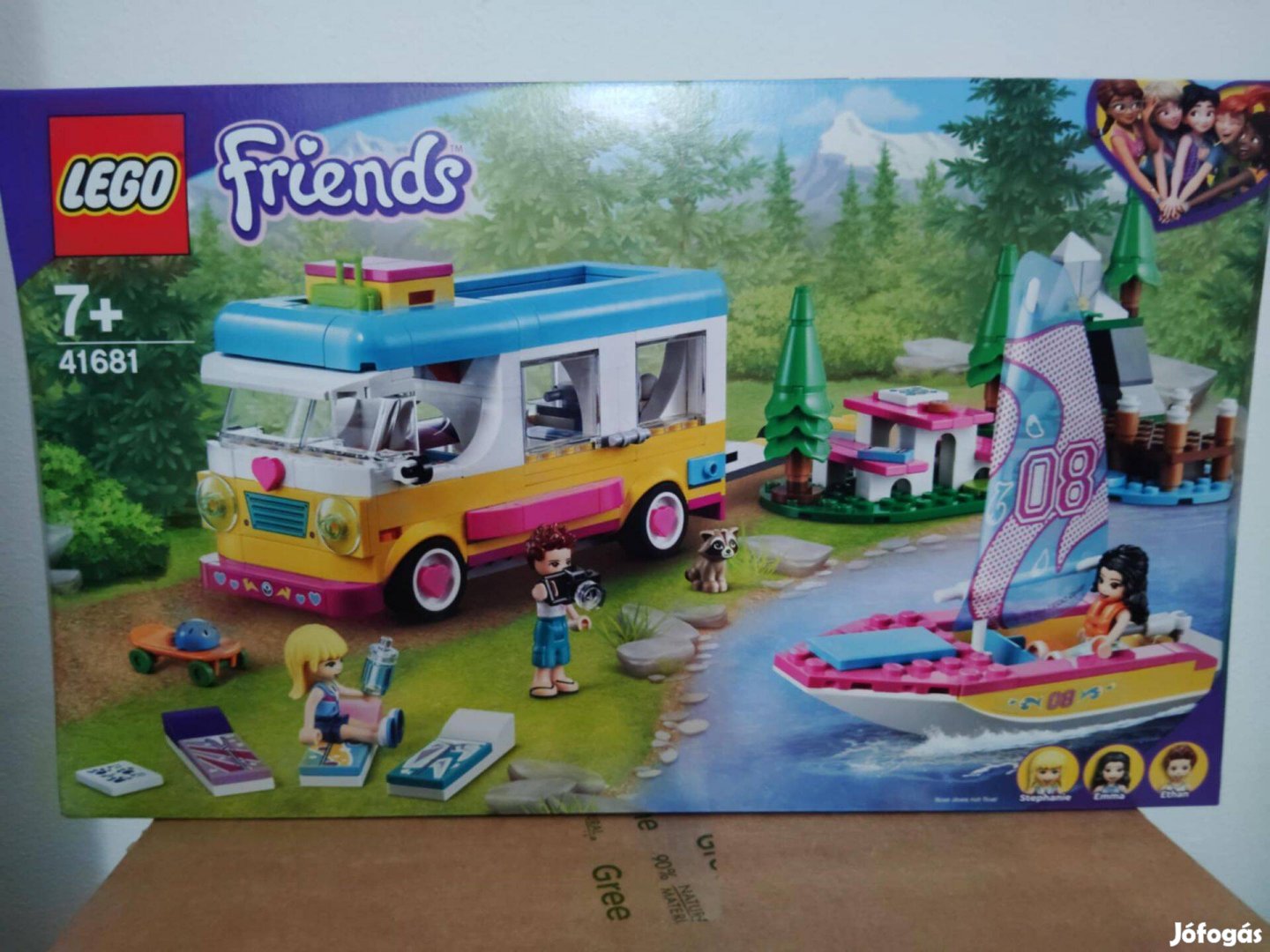 LEGO Friends 41681 Erdei lakóautó és vitorlás