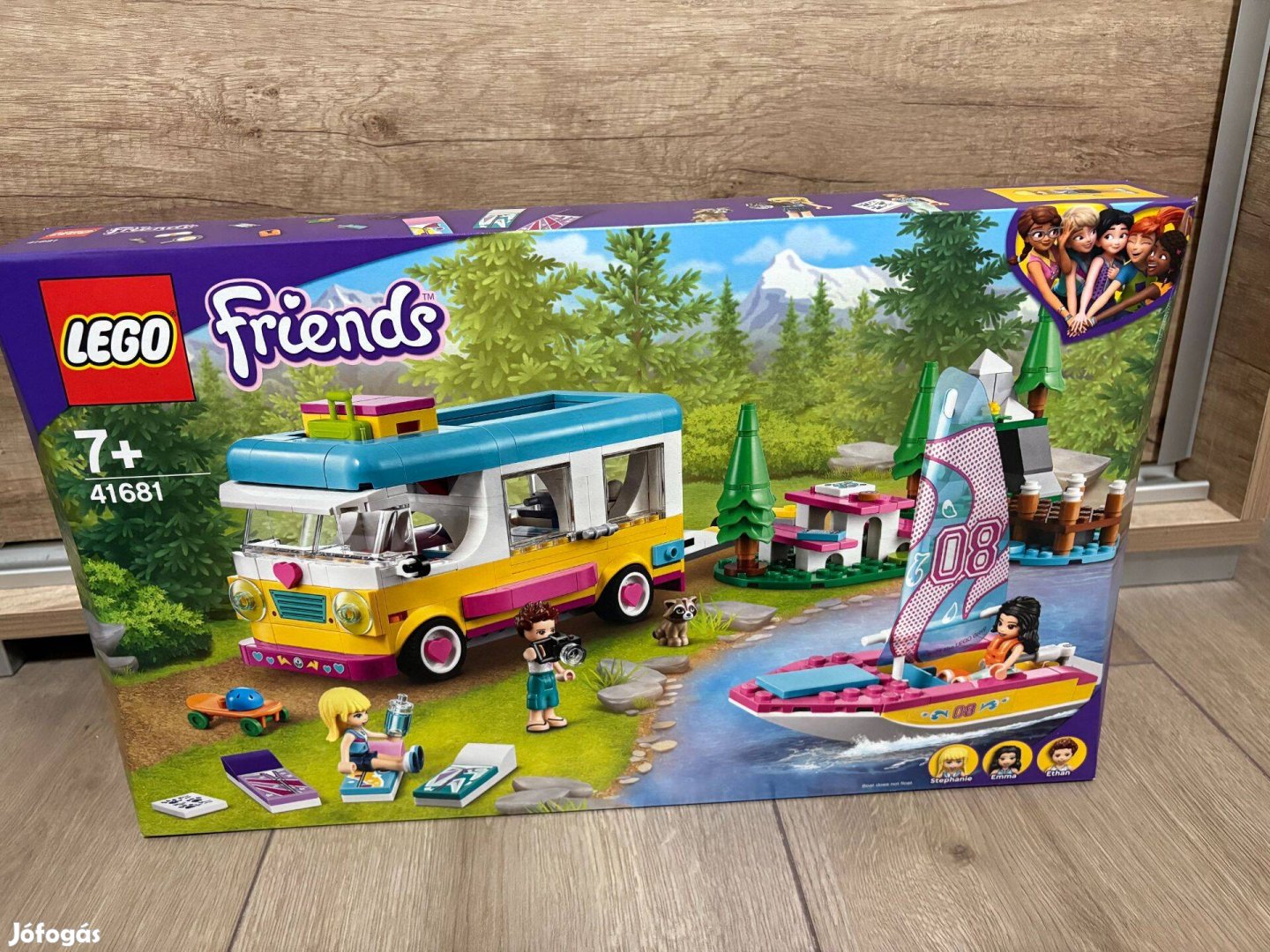 LEGO Friends 41681 - Erdei lakóautó és vitorlás