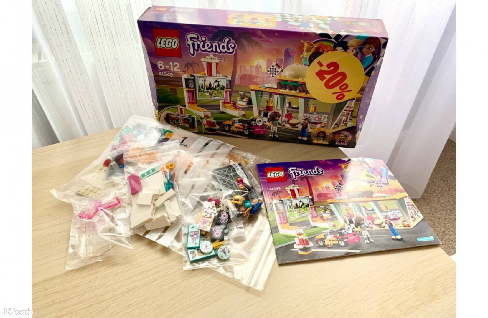 LEGO Friends Gokart sorozat 41349 Heartlake autósmozi és gyorsétterem