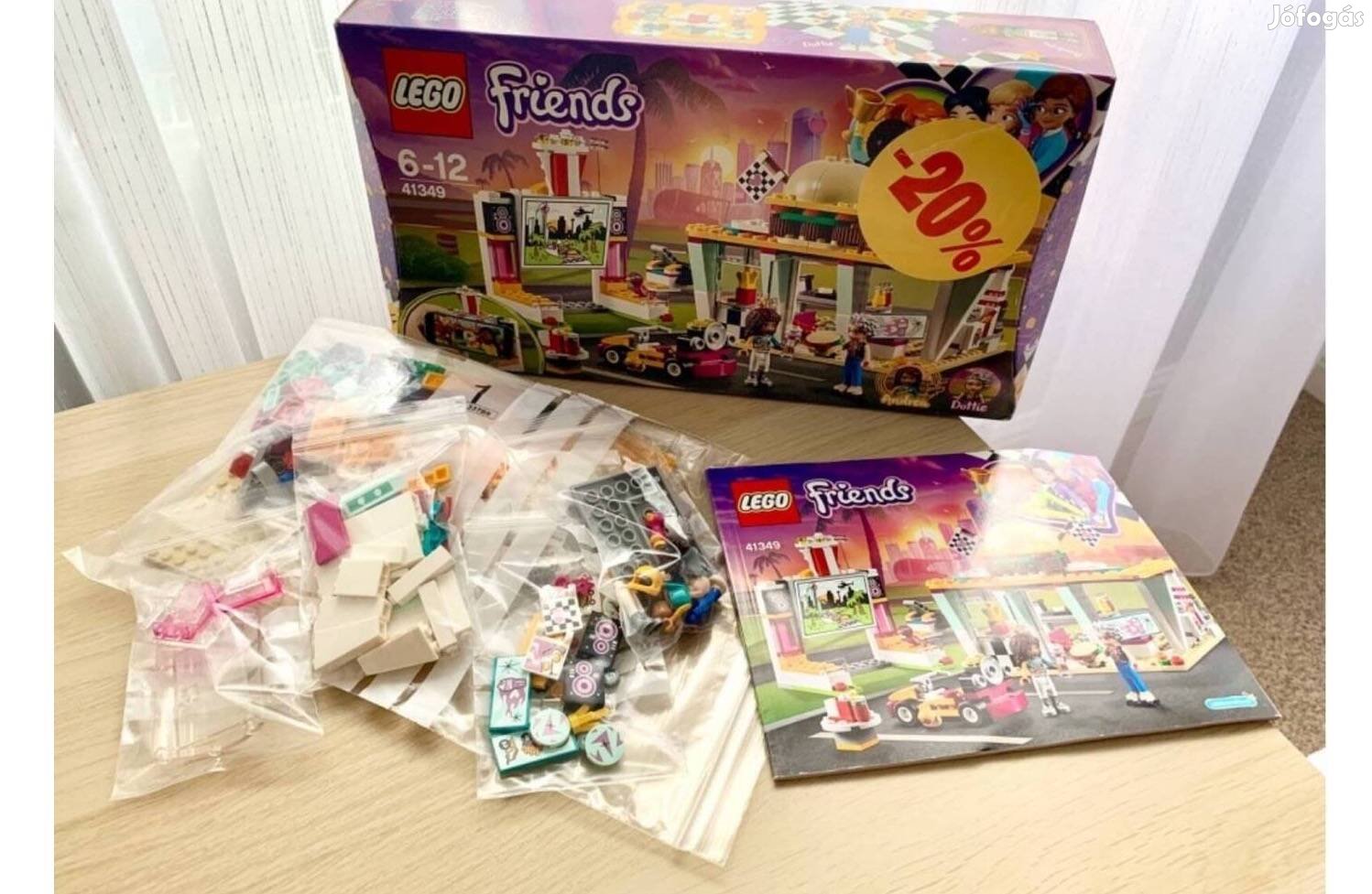 LEGO Friends Gokart sorozat 41349 Heartlake autósmozi és gyorsétterem