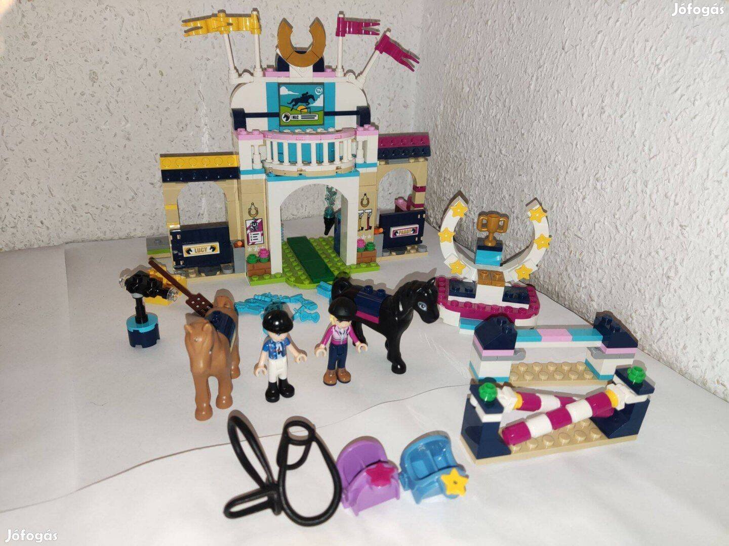 LEGO Friends - Stephanie díjugrató pályája 41367