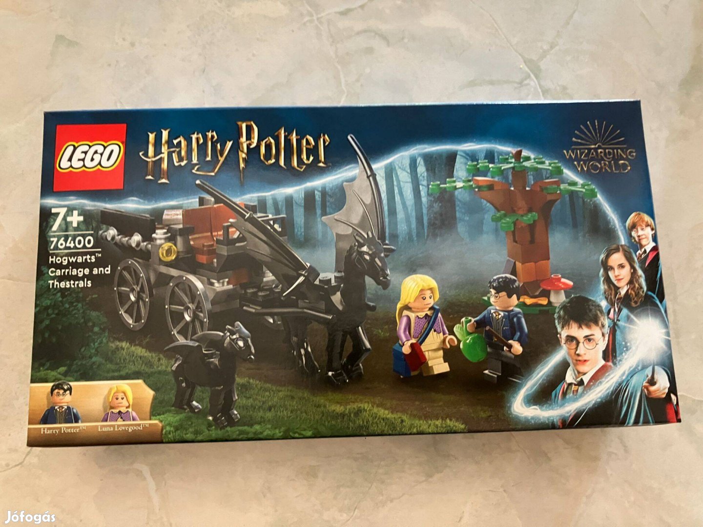 LEGO Harry Potter 76400 - Roxfort hintó és thesztrálok (új, bontatlan)