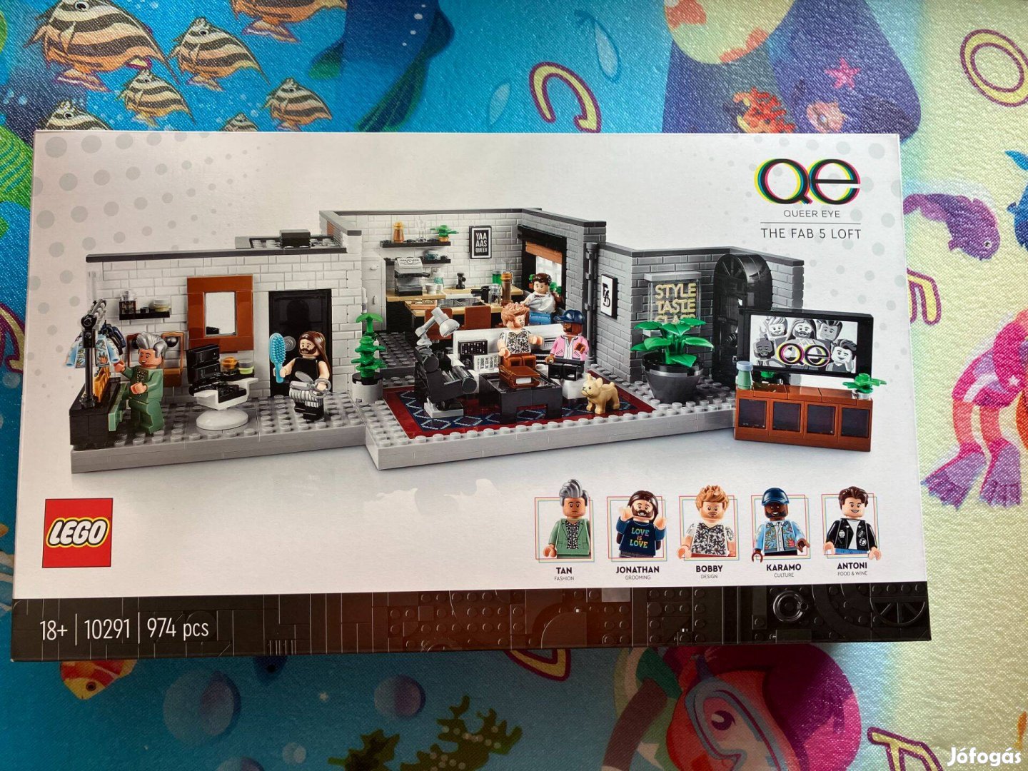 LEGO Icons 10291 - Queer Eye A Csodaötös (új, bontatlan)