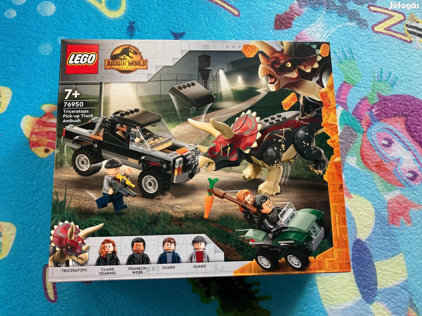 LEGO Jurassic World 76950 - Triceratops támadása a teherautó ellen (új