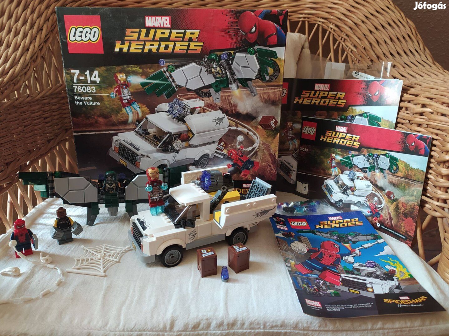 LEGO Marvel Super Heroes 76083 Óvakodj a keselyűtől!