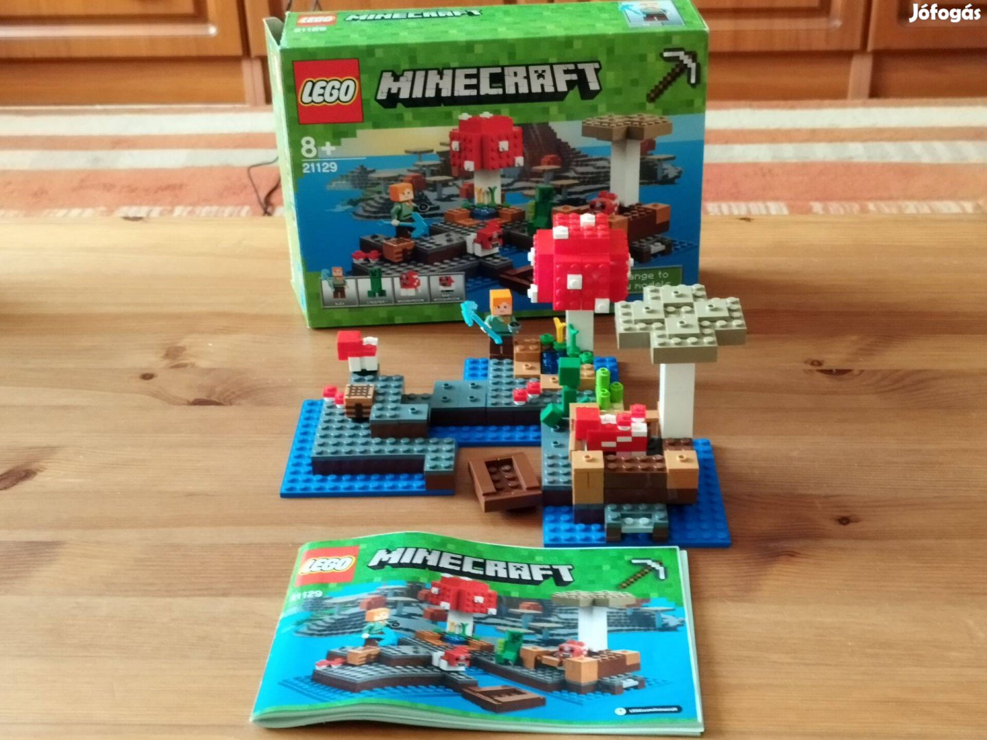 LEGO Minecraft 21129 A Gombasziget