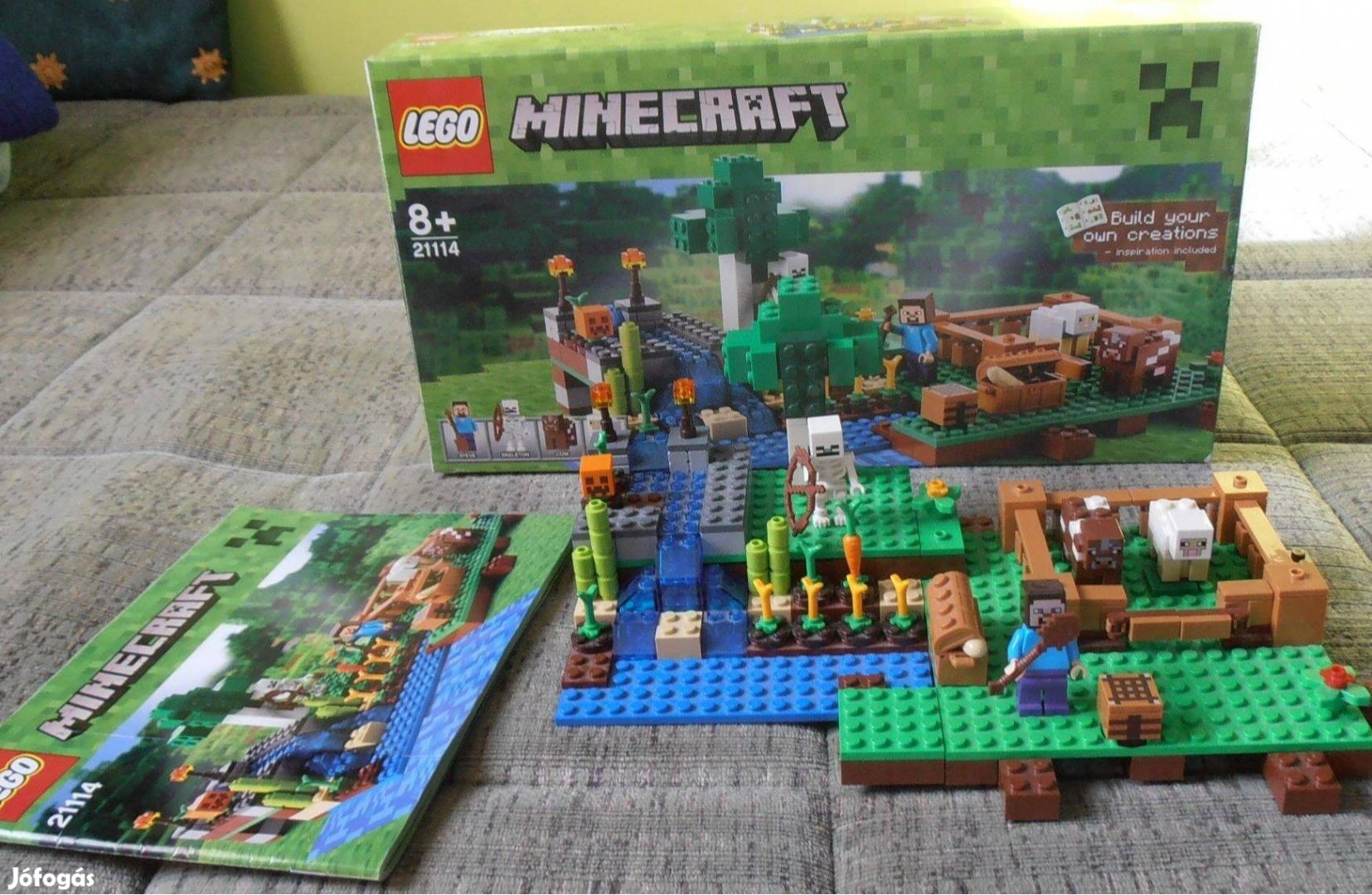 LEGO Minecraft A farm 21114