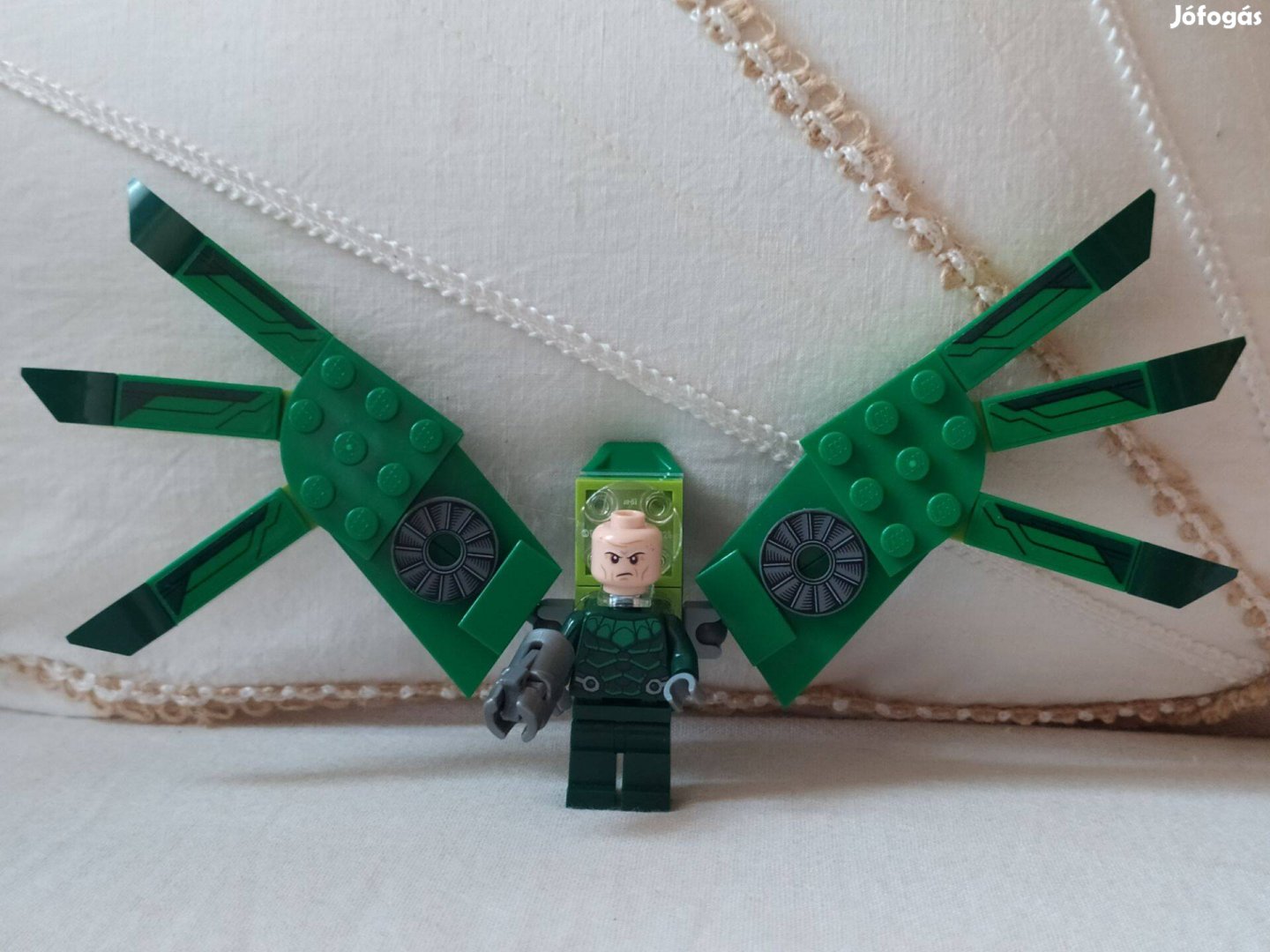 LEGO Minifigura Marvel Siderman Keselyű szárnyakkal