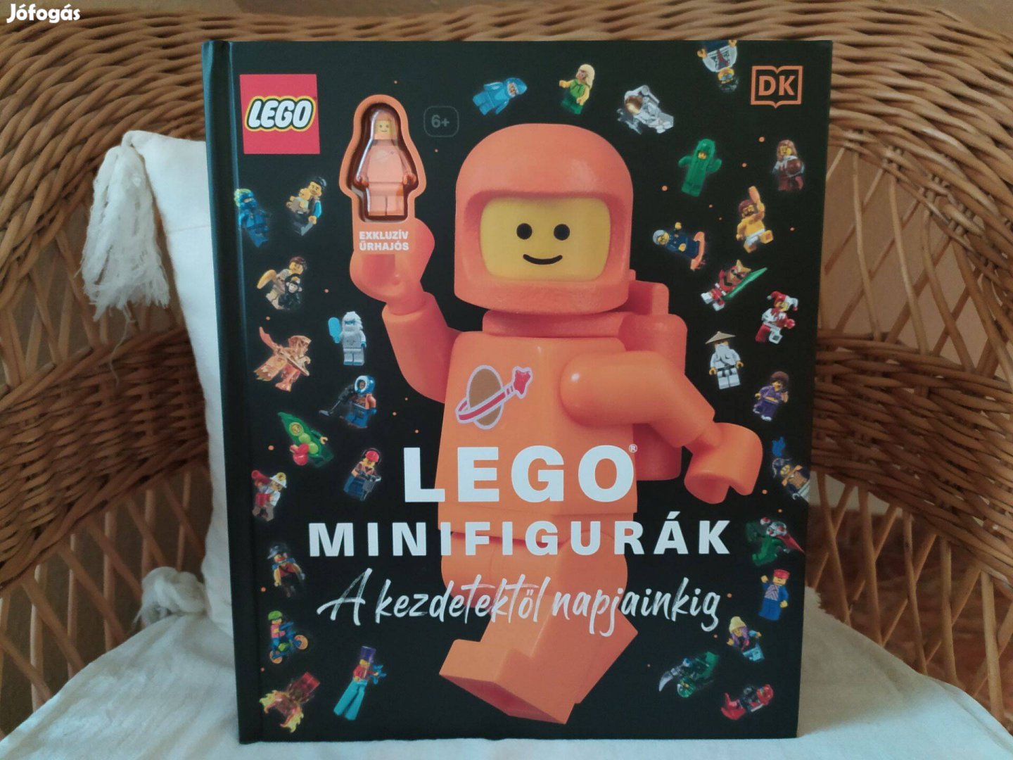 LEGO Minifigurák A kezdetektől napjainkig Exkluzív űrhajós minifiguráv