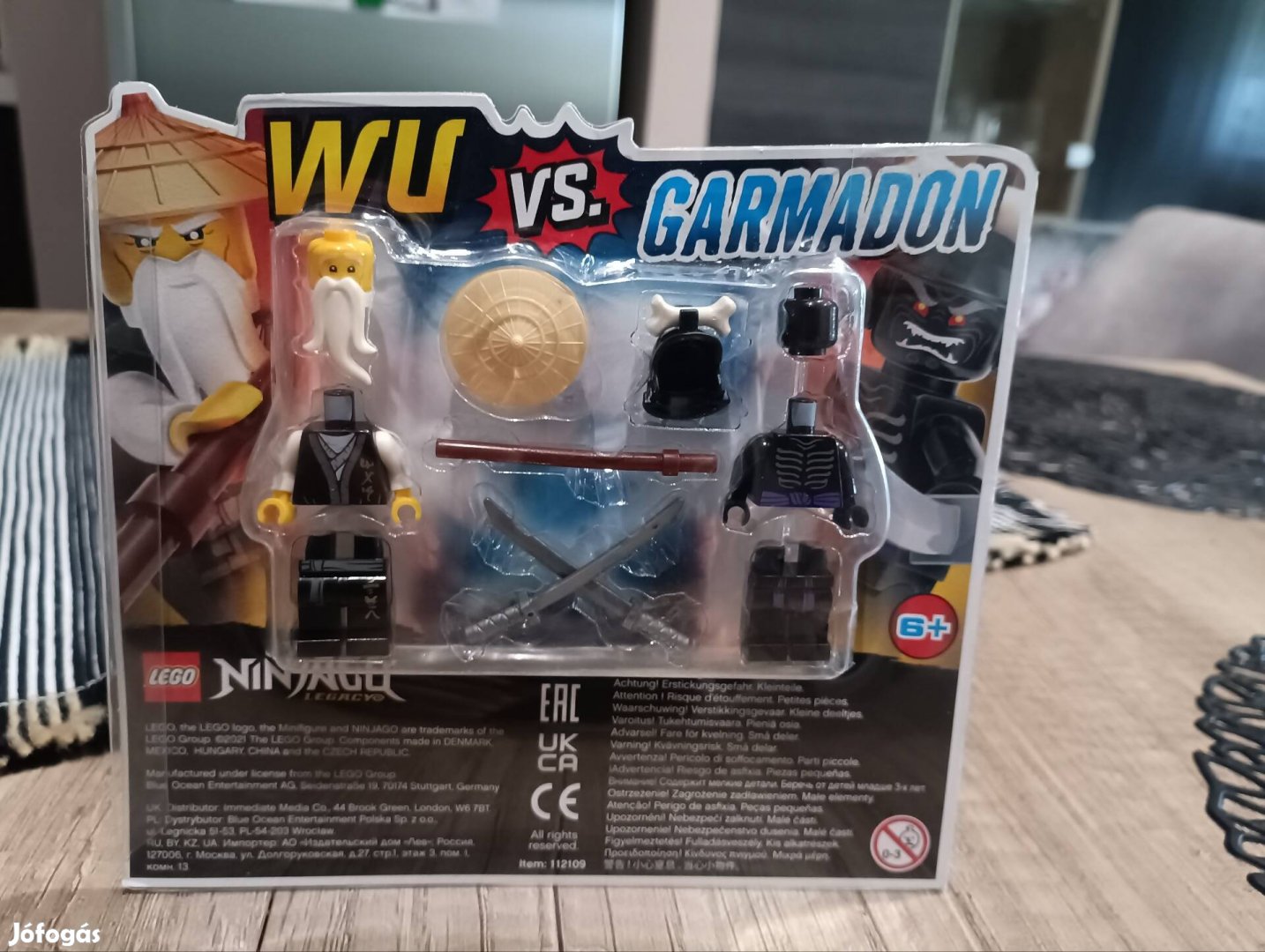 LEGO Ninjago Garmadon vs Wu mester figurák