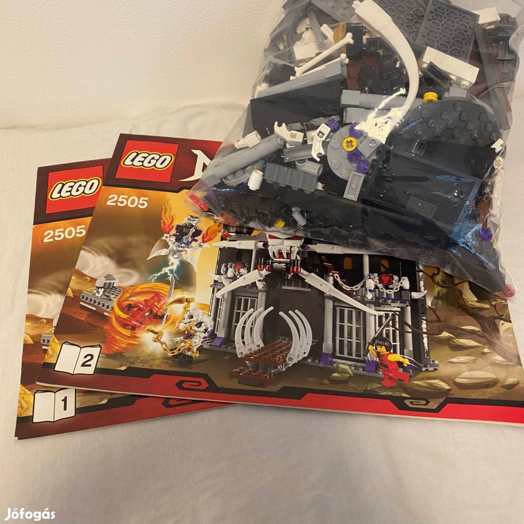 LEGO Ninjago - 2505 Garmadon's Dark Fortress