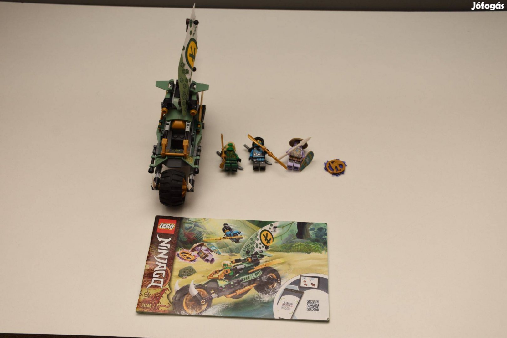 LEGO Ninjago - Lloyd dzsungel chopper motorja