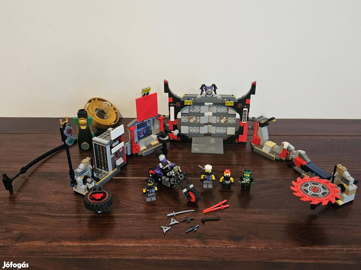 LEGO Ninjago - Sons of Garmadon - 70640 - S.O.G. Headquarter
