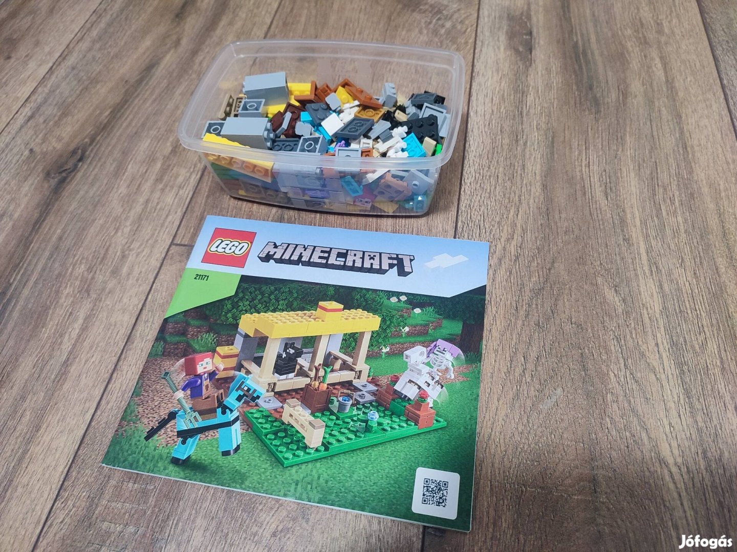 LEGO(R) Minecraft(R) - Lóistálló (21171)