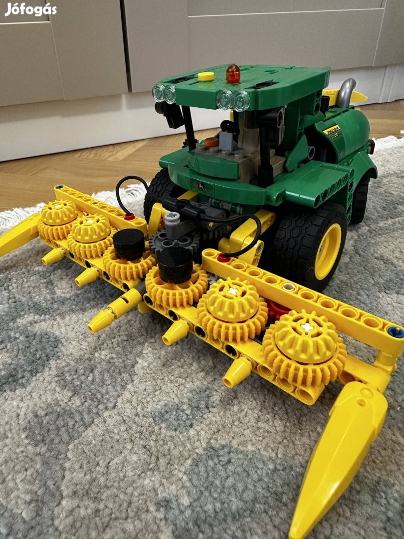 LEGO(R) Technic John Deere 9700 Forage Harvester 42168