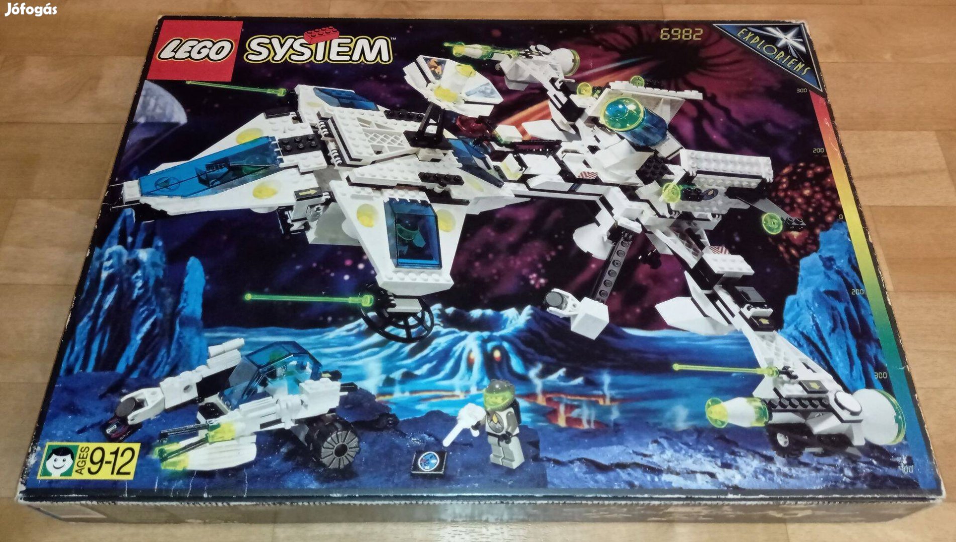 LEGO System Space, Exploriens: 6982 - Explorien Starship