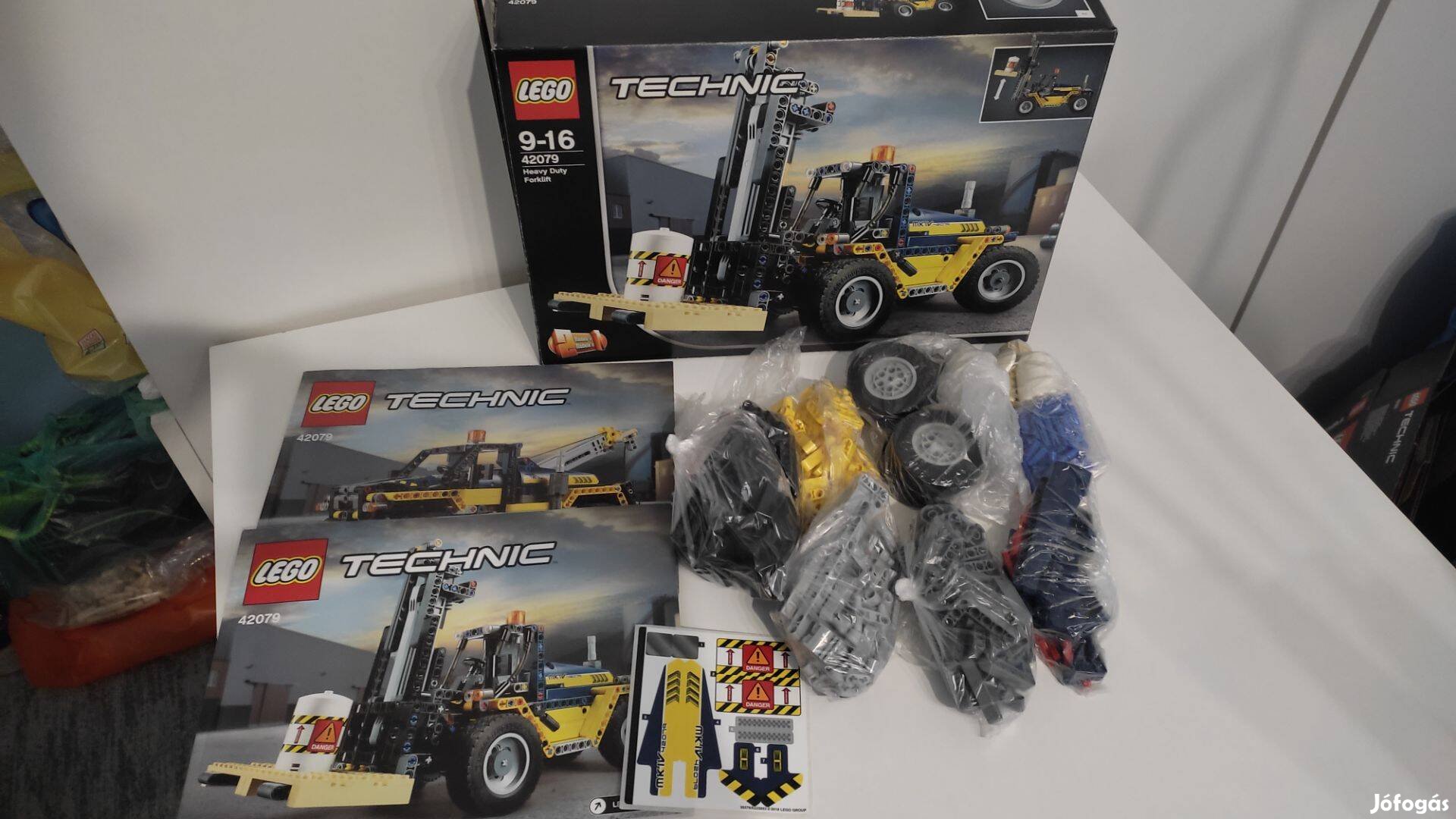 LEGO Technic 42079 - Heavy Duty Forklift - dobozos