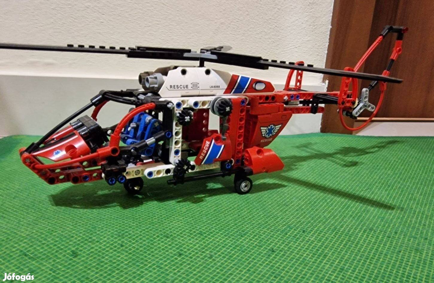 LEGO Technic 8068 Mentőhelikopter helikopter