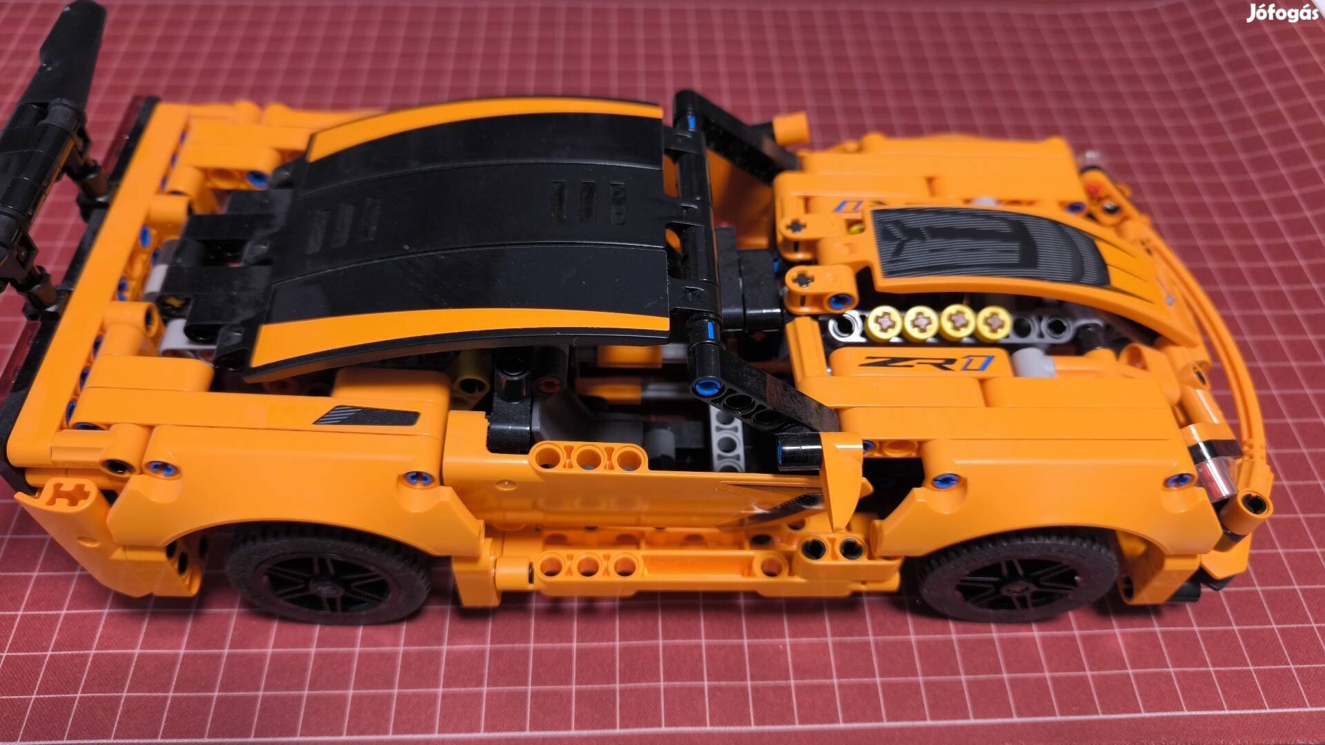 LEGO Technic Chevrolet Corvette ZR1