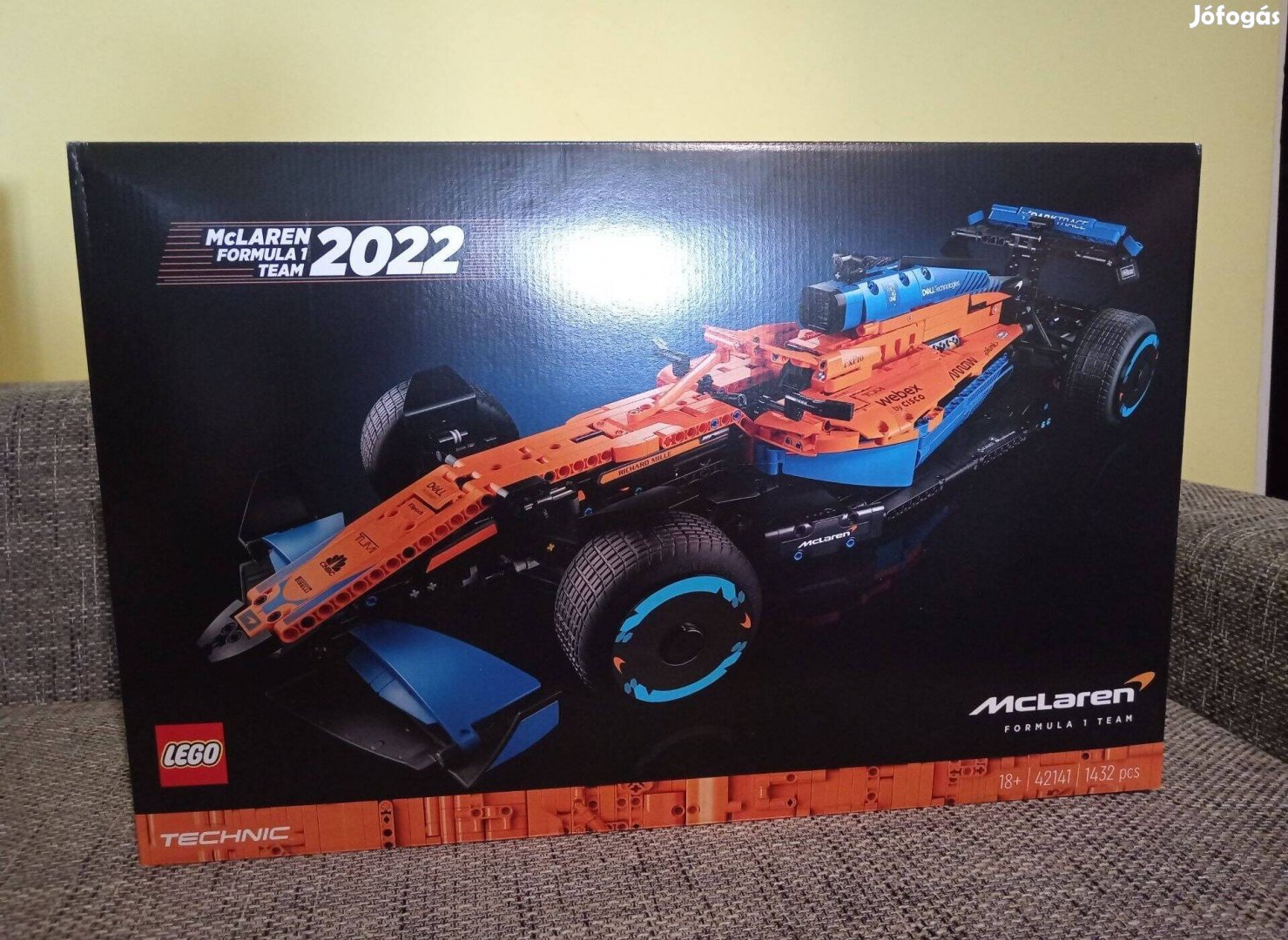 LEGO Technic - Mclaren Formula 1 versenyautó 42141 bontatlan készlet