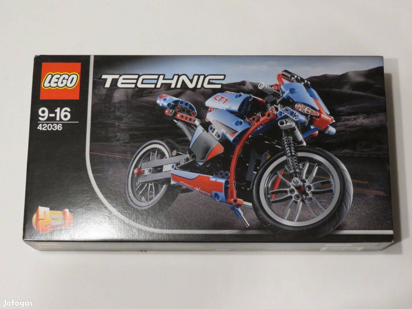 LEGO Technic - Street Motorcycle (42036)