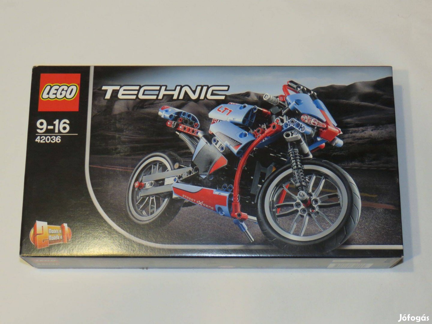 LEGO Technic - Street Motorcycle (42036)