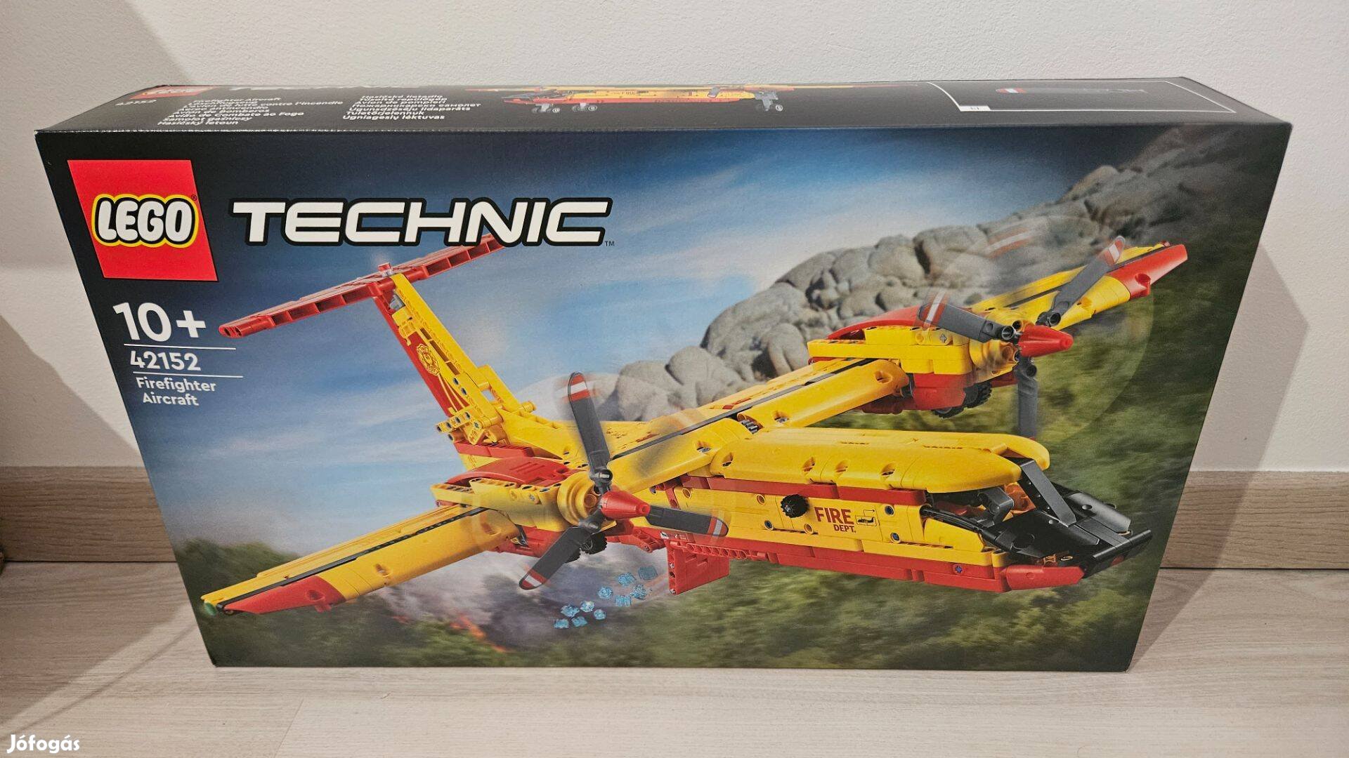 LEGO Technic - Tűzoltó repülőgép 42152 bontatlan, új