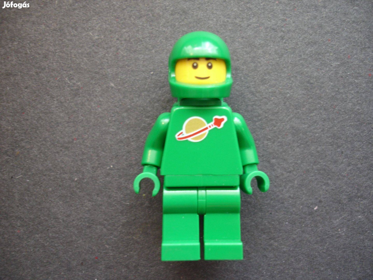 LEGO Zöld classic space figura a 21109 szettben is ilyen van
