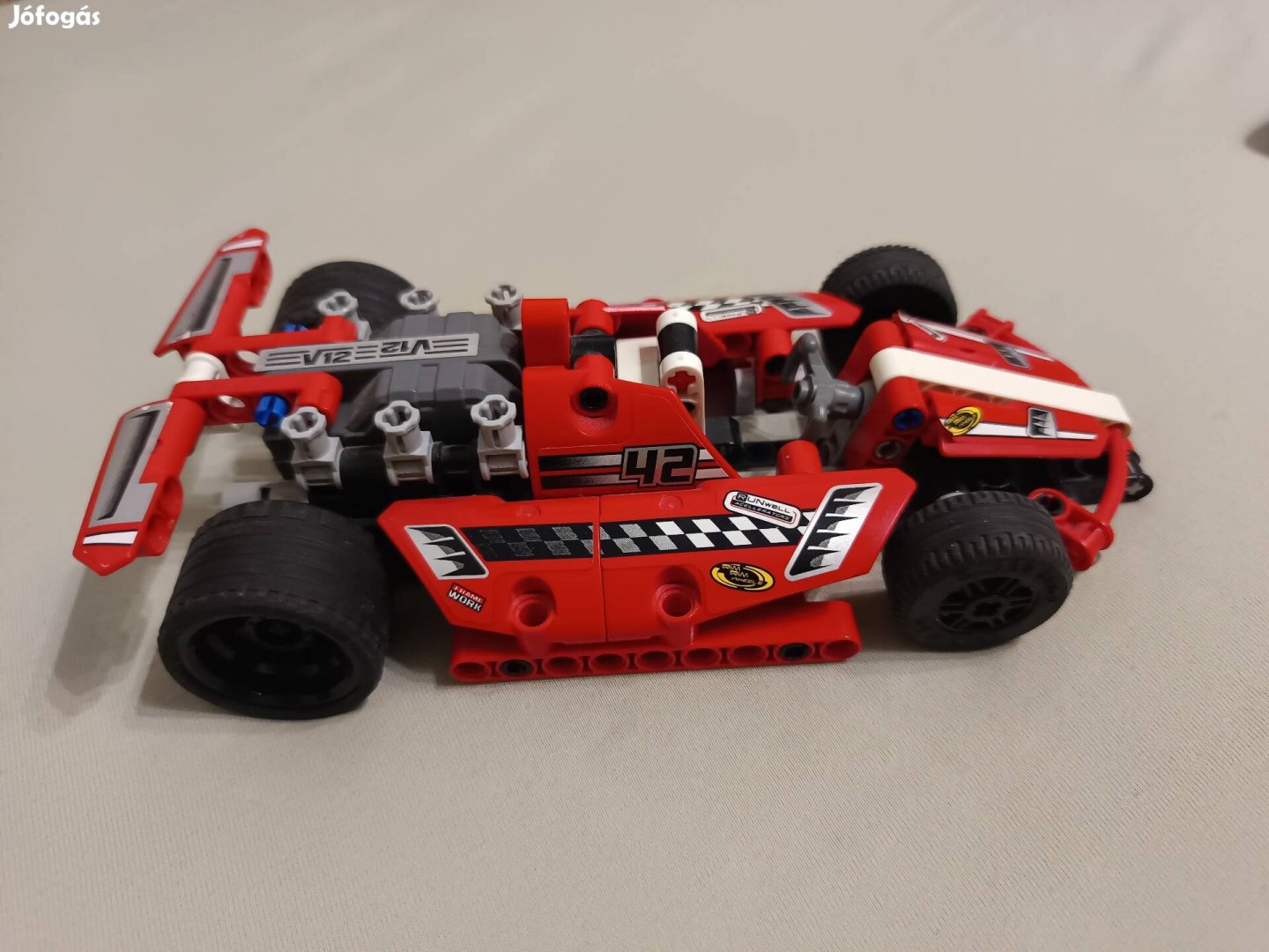 LEGO technic 42011 versenyautó