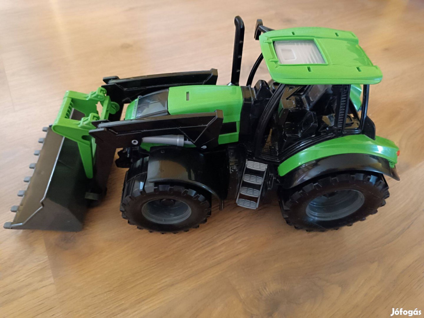 LENA 7250 TTV Agrotron játék traktor eladó!