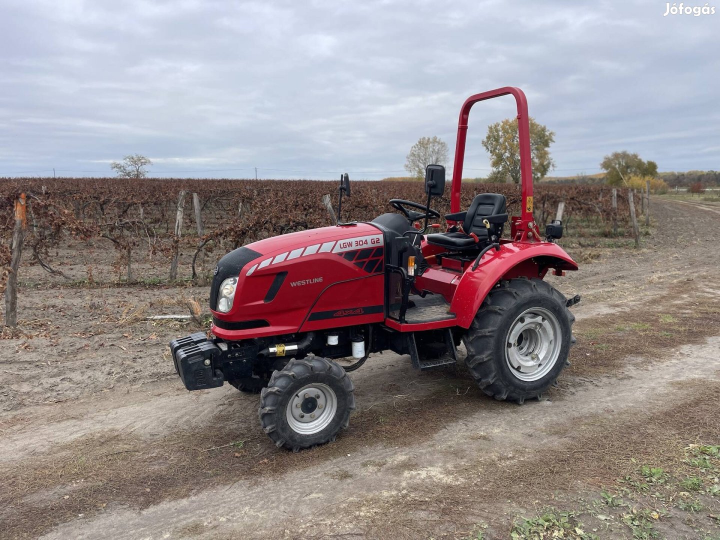 LGW Dongfeng 304 traktor